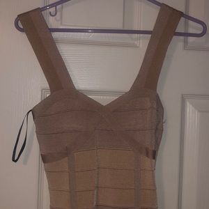 Bebe. Tan ombré bandage dress